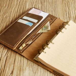 Protège-cahier A5 en cuir huilé véritable de qualité supérieure <span class=keywords><strong>avec</strong></span> pochette zippée et classeur à 6 anneaux pour affaires - Product Image 4
