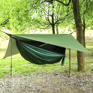 <span class=keywords><strong>Hamac</strong></span> de camping portable et moderne pour l'extérieur avec bâche de protection contre la <span class=keywords><strong>pluie</strong></span>, <span class=keywords><strong>moustiquaire</strong></span> et sangles d'attache pour utilisation en parc - Product Image 2