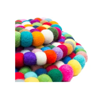 사용자 정의 고품질 100% 양모 매트 러그 수제 네팔 라운드 펠트 볼 카펫 판매 따뜻한 강한 내구성 섬세한 도매