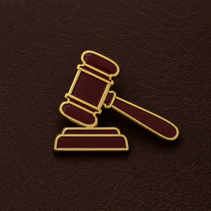 Vente en gros de pin's de revers en métal personnalisés de haute qualité pour avocats, avec émail souple ou dur, motifs marteau, badge juridique, balance de la justice et logo de <span class=keywords><strong>cabinet</strong></span> d'avocats - Product Image 2