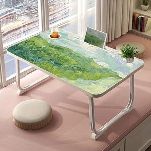 Une petite <span class=keywords><strong>table</strong></span> pliante <span class=keywords><strong>de</strong></span> style <span class=keywords><strong>plateau</strong></span>, placée sur un ordinateur portable pour une utilisation - Product Image 1