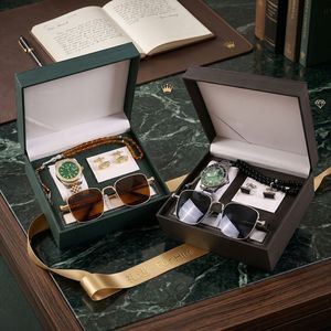 Coffret <span class=keywords><strong>Cadeau</strong></span> Luxe OEM 5 Pièces pour Homme : Montre, Lunettes <span class=keywords><strong>de</strong></span> Soleil, Chapelet et Boutons <span class=keywords><strong>de</strong></span> Manchette – Vente Chaude pour Entreprises, Longueurs <span class=keywords><strong>de</strong></span> Service et Régimes <span class=keywords><strong>de</strong></span> Retraite - Product Image 2