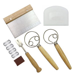 Ensemble de paniers de levage en rotin synthétique de qualité supérieure avec lame à scorer et racloir à pâte pour la pâtisserie traditionnelle européenne - Product Image 1