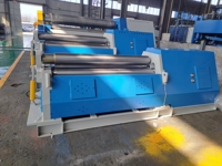 Machine à rouler les plaques symétriques automatique à prix d'usine CNC 4 rouleaux flexion moteur à noyau en aluminium en acier inoxydable 2000mm