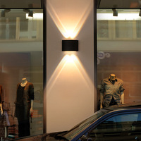 Design domestique moderne Éclairage haut et bas Mur de fond d'escalier Applique murale décorative à LED