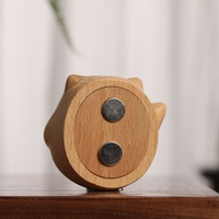 Carillon de porte en bois minimaliste personnalisé Base magnétique auto-adhésive Cloche d'alerte de réception de bureau pour la décoration d'entrée d'entreprise