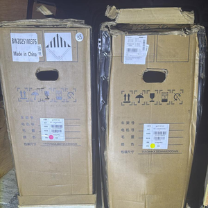 Motocicleta eléctrica todoterreno Surron Hyper Bee 5000W 50.4V con cuadro de aleación de aluminio forjado y batería de 25Ah - Product Image 4