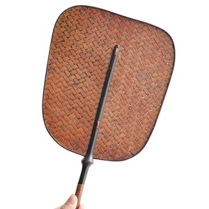 Éventail en bambou tressé fait main, long manche, style rétro, pour l'été, objet d'art et de collection - Product Image 4