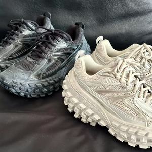 Zapatos de Plataforma Unisex Estilo Deportivo, Talla Grande, Antideslizantes, con Suela de Goma con Diseño de Dientes de Neumático - Product Image 1