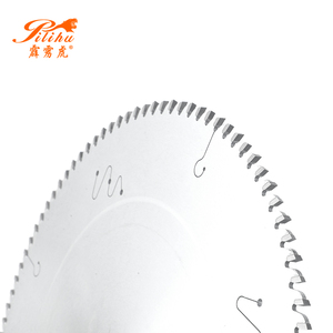 <span class=keywords><strong>Lame</strong></span> de <span class=keywords><strong>scie</strong></span> de qualité industrielle en <span class=keywords><strong>carbure</strong></span> de tungstène avec finition en nitride <span class=keywords><strong>250</strong></span> <span class=keywords><strong>mm</strong></span> Haute efficacité pour la coupe du bois - Product Image 4