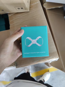 Corrector de postura inteligente para enderezar los hombros con vibración y sensor inteligente para la parte superior de la espalda - Product Image 6