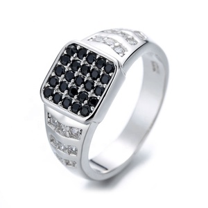 Anillo Yaeno Dubai, Joyería Estilo Miami, Anillo Ancho para Hombre en Plata de Ley 925 - Product Image 5