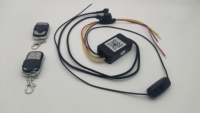 Contrôleur de lumière LED 12V pour moto, feu de freinage, clignotant, boîtier de commande avec fusible et interrupteur d'alimentation, contrôle par APP/télécommande, RGB multicolore