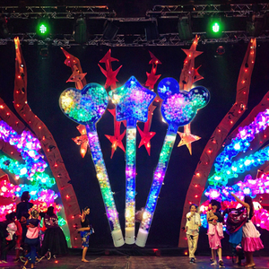 Bacchetta Magica Luminosa all'Ingrosso con Luci LED Lampeggianti, Bacchetta Portatile a Batteria per la <span class=keywords><strong>Festa</strong></span> <span class=keywords><strong>della</strong></span> <span class=keywords><strong>Mamma</strong></span> e Feste per Bambini - Product Image 3