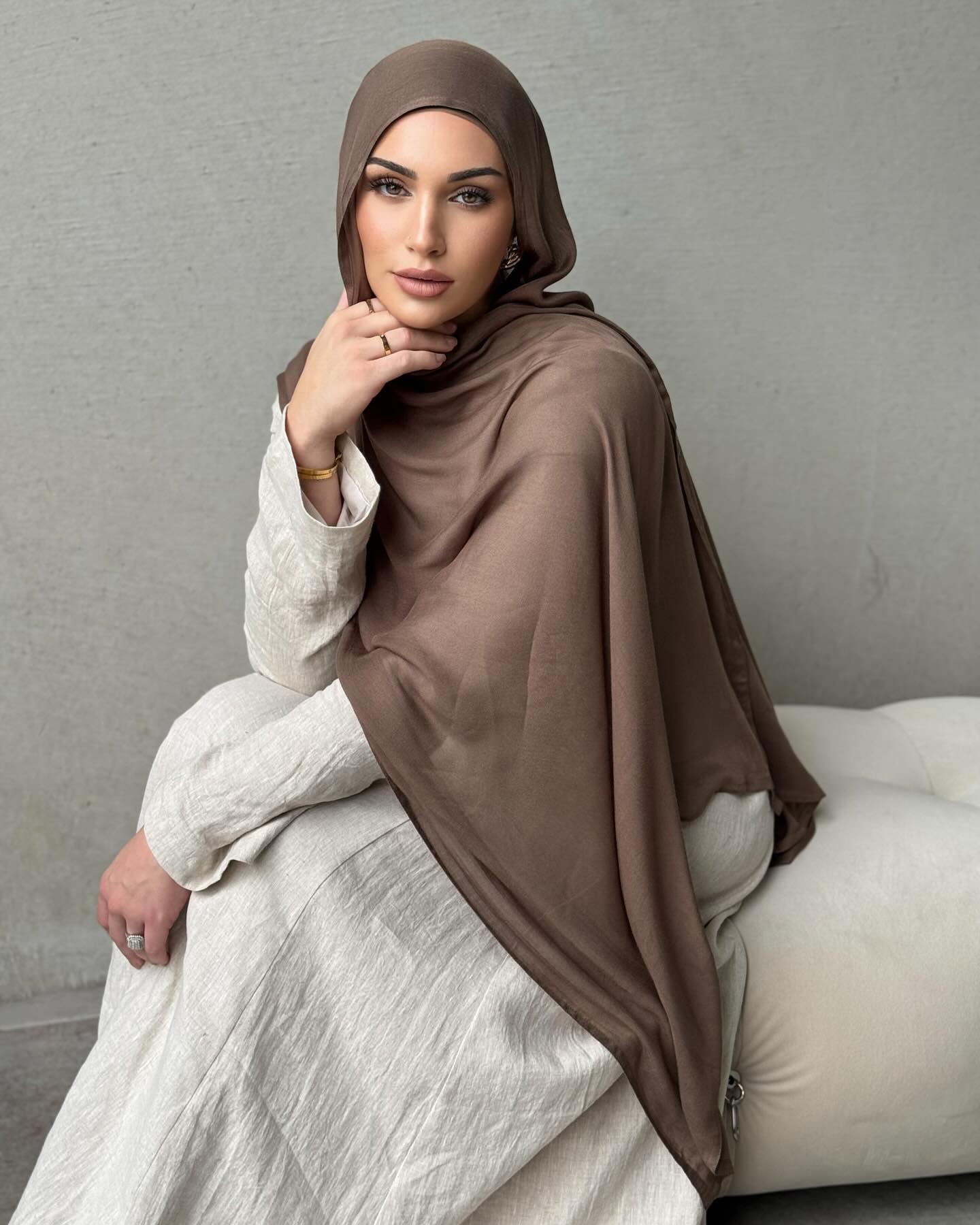 Premium Modal Hijab with Double Stitch Soft Feeling Fabric Customized logo Label Rayon Modal Hijab Viscose Hijab