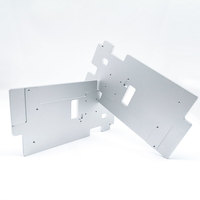 Dissipateur thermique en aluminium anodisé sur mesure haute performance pour LED, motif carré, services de traitement CNC et de pliage