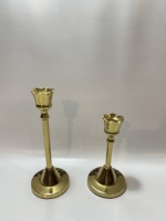 Ensemble de 2 bougeoirs modernes en aluminium doré, à base large, pour bougies coniques, faits à la main, écologiques, pour table de mariage et événements