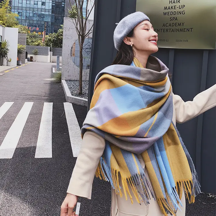 Écharpe à carreaux en cachemire pour femmes, nouveau Style d'hiver avec pompon en acrylique Pashmina, châle chaud pour dame, 2019