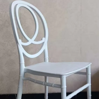Chaise Phénix élégante en résine blanche, chaises empilables en plastique pour événements extérieurs, fêtes, banquets, hôpitaux – Vente en gros