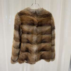 Soprabito con combinazione di colori a righe su misura con <span class=keywords><strong>collo</strong></span> a V cappotti di visone da donna in vera <span class=keywords><strong>pelliccia</strong></span> di visone - Product Image 2