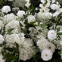 Guirlande suspendue de roses artificielles blanches réalistes en soie avec base en mousse perlée pour décoration de mariage, de remise de diplôme et de chemin de table