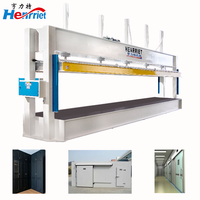 Machine de laminage de portes en PVC à cadre en H 75T pour la production de panneaux de porte alvéolés perforés et la fabrication de feuilles de porte en WPC