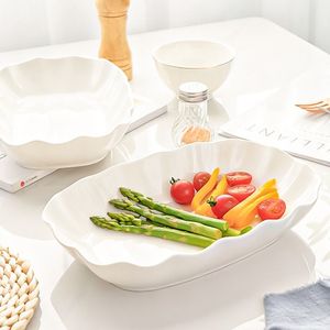 Assiette en céramique irrégulière blanche, 1 pièce, durable, décorative, pour servir lors de fêtes - Product Image 3