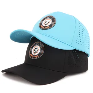 Individuelle 6-Panel-Gummiaptik Logo Baseballmütze wasserdicht mit Laser geschnittenes Loch perforierte Mütze Sport-Vatermütze