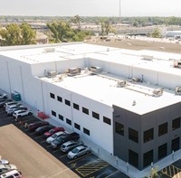 Centre de stockage de produits frais en entrepôt frigorifique, structure en acier préfabriquée, bâtiment spacieux, système de refroidissement, projet