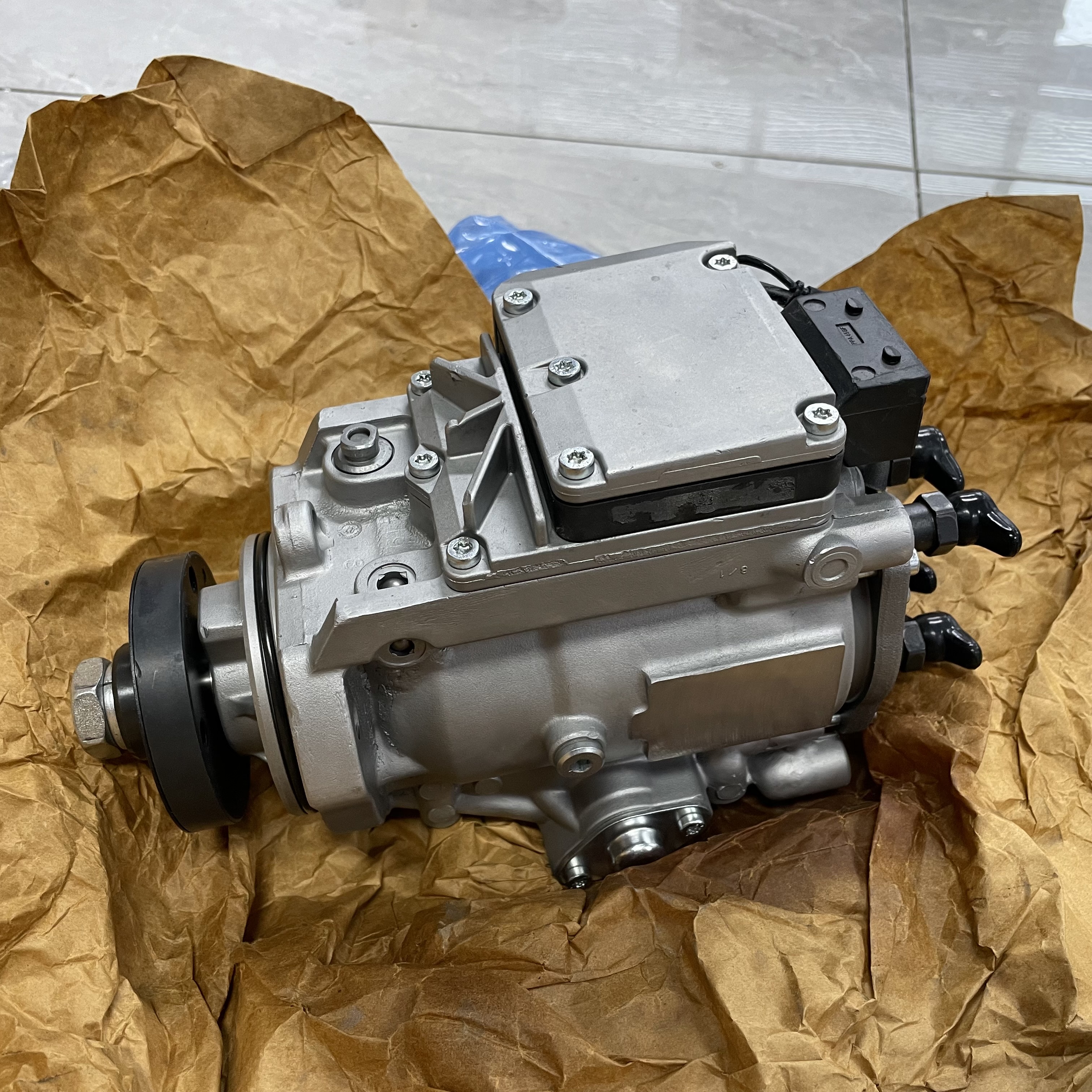 トレーラーコントロールバルブ 日産UD クオン LKG-GK5XAE