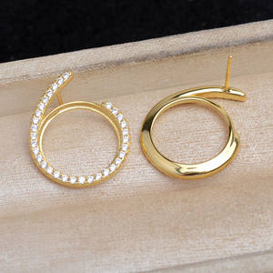 อุปกรณ์ทำเครื่องประดับมุก DIY ขนาด 7-10 มม. ต่างหูแบบหนีบ Queen S925 พร้อมตัวหนีบต่างหูแบบเปล่าลายใบโคลเวอร์นำโชค 5788 - Product Image 3