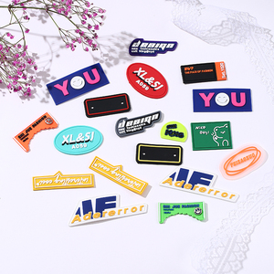 Fabricant d'étiquettes en caoutchouc, étiquettes en plastique, logos de marque, sacs et chaussures, étiquettes en PVC souple, accessoires vestimentaires - Product Image 4
