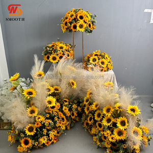 Decoración de Boda con Tema de Girasol Personalizada SMOOTH, Arreglo Floral Artificial - Product Image 1
