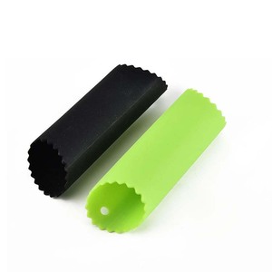 Gadget de cuisine : Rouleau à ail, éplucheur, tube à rouler, éplucheur d'ail en silicone amélioré - Product Image 2