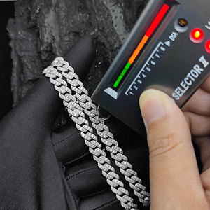 สร้อยคิวบันฮิปฮอปประดับมอสซาไนต์ เงินแท้ 925 ชุบทอง 18K แบบสั่งทำพิเศษ สไตล์ไมอามี่ ลิงค์แบบเบเซลเซ็ต VVS1 ผ่านการทดสอบ GRA - Product Image 2