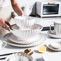 Bol en porcelaine à glaçure réactive pétale de luxe Assiette en forme de cœur Ensembles de vaisselle de table de restaurant Ensembles de vaisselle en céramique modernes