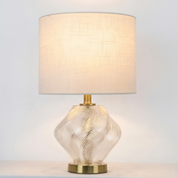 Lampe de table rétro au style naturel, lumière chaude, design en paille tressée pour la décoration de la maison et des hôtels, pour le salon