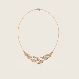 Collier en fil de séraphin doté d'une chaîne élégante et mince avec un éclat subtil conçu pour une élégance quotidienne sans effort - Product Image 1