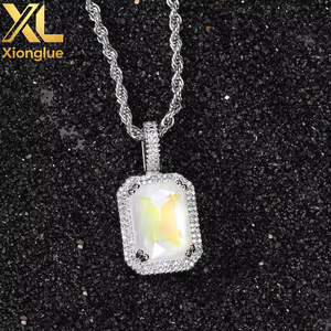 Collier Bling Bling inspiré du hip-hop, plaqué argent, avec zircon cubique rose vif taille émeraude et halo pavé, très attrayant - Product Image 1