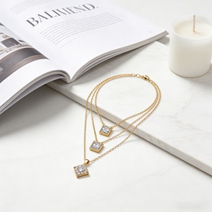 สร้อยคอจี้เพชรเซอร์โคเนียทรงสี่เหลี่ยมสามชั้นชุบทอง 18K จาก Hengdian Jewelry ขายส่ง - Product Image 2