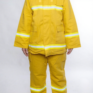 <span class=keywords><strong>Traje</strong></span> <span class=keywords><strong>de</strong></span> <span class=keywords><strong>Bombero</strong></span> <span class=keywords><strong>Amarillo</strong></span> Ignífugo y Antiestático con Tiras Reflectantes para la Lucha Contra Incendios Industriales y Rescate Forestal CN - Product Image 1