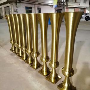 Support <span class=keywords><strong>de</strong></span> vase à fleurs en métal doré moderne <span class=keywords><strong>pour</strong></span> <span class=keywords><strong>table</strong></span>, centre <span class=keywords><strong>de</strong></span> <span class=keywords><strong>table</strong></span> <span class=keywords><strong>d</strong></span>écoratif, porte-fleurs artificielles, <span class=keywords><strong>décoration</strong></span> <span class=keywords><strong>de</strong></span> <span class=keywords><strong>table</strong></span> <span class=keywords><strong>pour</strong></span> anniversaire - Product Image 1