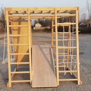 Équipement d'entraînement sensoriel en bois pour enfants de 4 à 6 ans avec mur d'escalade et échelle, structure de jeu intérieure - Product Image 3