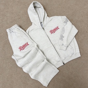 Ensemble de sweats à capuche demi-zip brodés personnalisés 450 g/m² effet vieilli, lavage abrasion, coupe oversize, 100 % coton, unisexe, écologique - Product Image 3