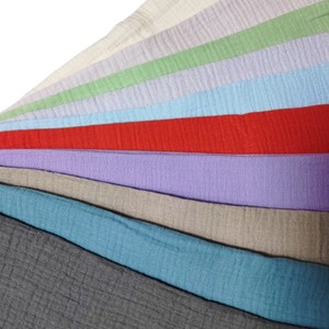 Tissu en mousseline <span class=keywords><strong>de</strong></span> <span class=keywords><strong>coton</strong></span> biologique 100% directement <span class=keywords><strong>de</strong></span> l'usine, tissu <span class=keywords><strong>double</strong></span> <span class=keywords><strong>gaze</strong></span> froissé, motif uni, garçons et filles, costumes tissés, peigné - Product Image 1