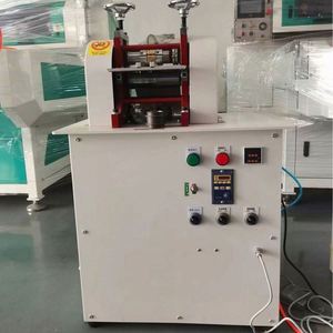 Machine hydraulique de gaufrage pour ceintures en cuir véritable, avec rouleau de repassage à température, placage, polissage et personnalisation thermique - Product Image 4