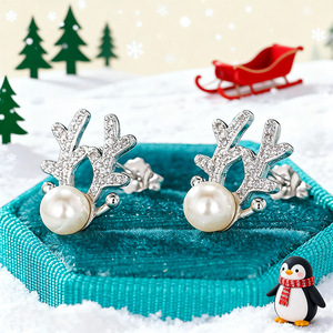 Eleganti Orecchini a Perno con Corna di Cervo e Perle Finte, Stile Natalizio, Gioielli da Donna alla Moda, per Uso Quotidiano, Regalo Chic - Product Image 6