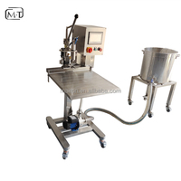 Machine de remplissage et de bouchage manuelle pour sacs de 10 L de mélange de crème glacée molle en boîte