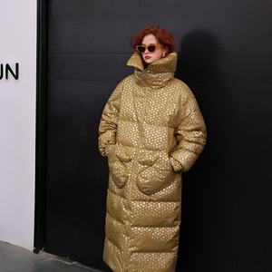 Manteaux en <span class=keywords><strong>duvet</strong></span> d'hiver de haute qualité-Logo personnalisé OEM disponible, Long large Revers, Fermeture éclair, Imprimé | VeryVoga - Product Image 1