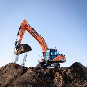 Excavadora de cadenas mediana de 22 toneladas, modelo 2022, Doosan DX225LC, capacidad de la cazoleta de 1.05 m, motor de 115 HP, bomba, engranaje y cojinete. - Product Image 2